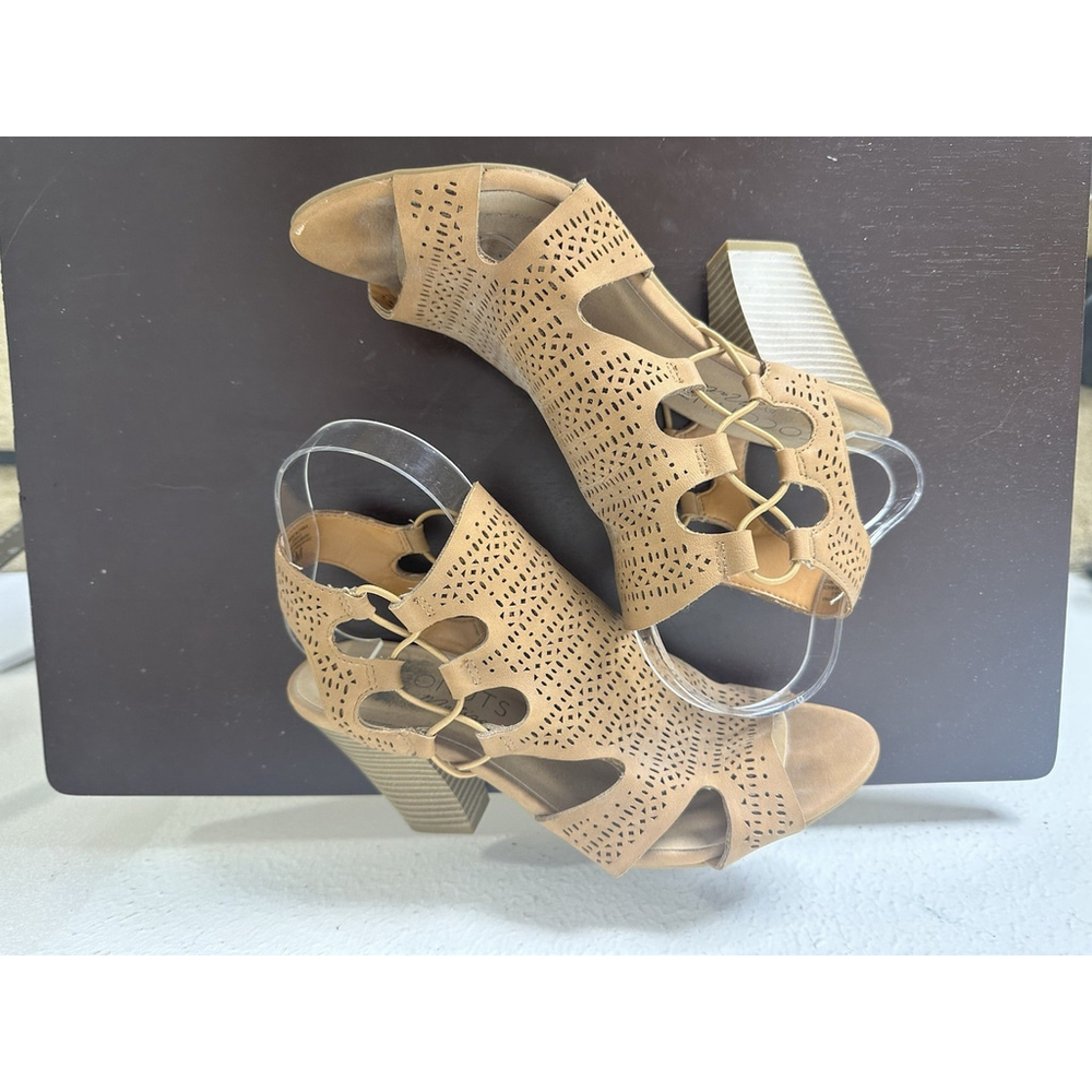 Coconuts Manhattan Collection ZUKA HEEL Sandals Beige Size 8M Strappy Die Cut - Picture 8 of 12